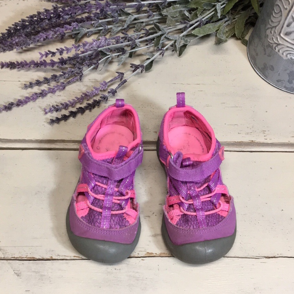 Little Girls Oshkosh Sandals